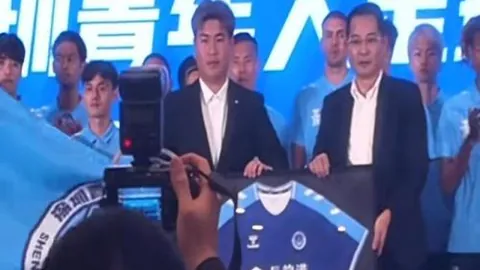 16岁新星邝兆镭中超首秀，董路自豪称其为干儿子